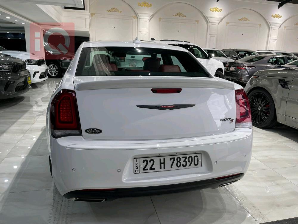 کرایسلەر 300